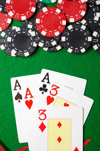 Live dealer handling cards Dealer hands during card deal on zeus777 Dragon Tiger