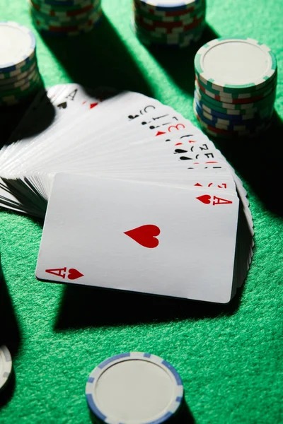 zeus777 Lucky Number live studio with numbered balls and dealer calling results